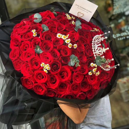 沈阳鲜花速递同城七夕99朵玫瑰礼盒康乃馨生日花束和平铁西花店送