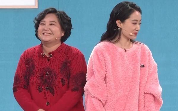 贾玲和张小斐相差3岁,一个儿媳一个却成妈!婆媳矛盾再