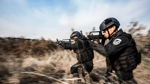 打击极端暴力犯罪为重点的队伍——天津公安局特警总队金鹰突击队