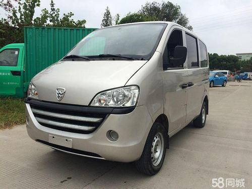 哈飞 路尊小霸王 2012款 1.0l 手动 8座标准型 油气(国Ⅳ)