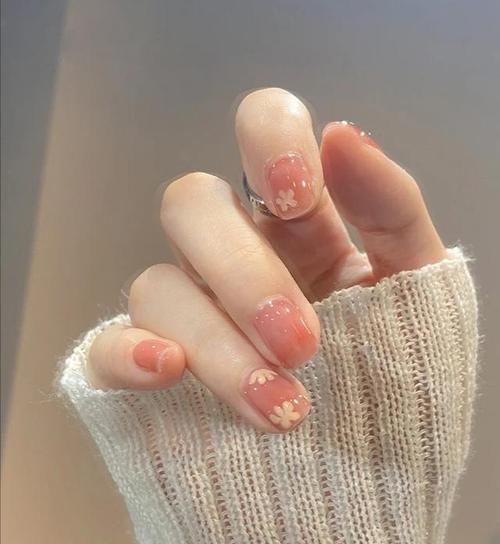 美过初恋的几款夏日美甲分享清透自然又显白还很百搭