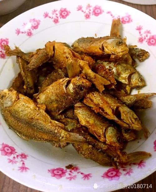 小鲫鱼怎么炸才能酥?