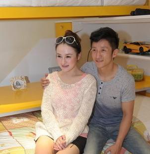 虽然邹市明经常会参加训练,但是两个人感情干稳定 2010年的时候冉莹颖