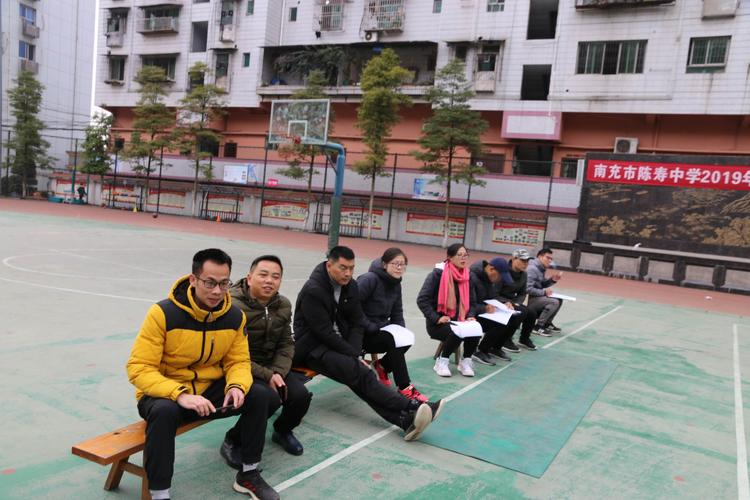 支教老师林峰在陈寿中学献课 ———超越梦想,勇攀高峰