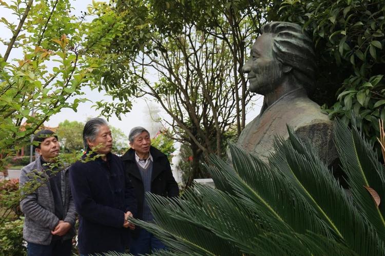 杜甫江阁书画院清明笔会在唐人万寿园举行