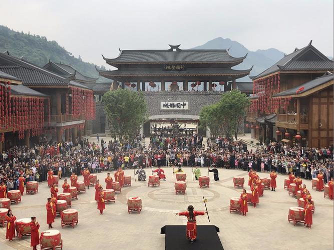 武隆区党政代表团莅临道真·中国傩城调研
