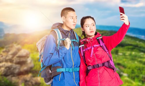 登山情侣自拍