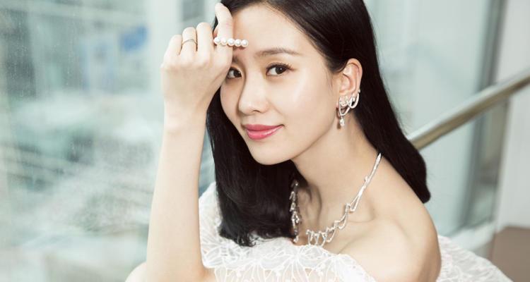 刘诗诗除了有天鹅颈,秒杀众女星的锁骨才够撩!