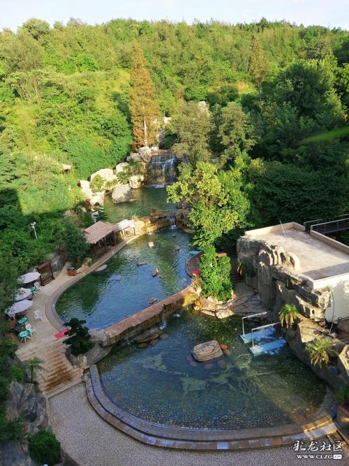 青鱼湾温泉河谷