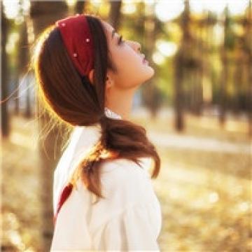 阳光下的清新女孩,女生头像图片-回车桌面