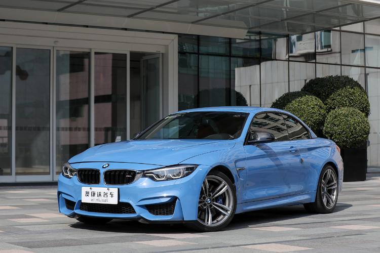 汽车美图宝马m4425i双门硬顶敞篷轿跑