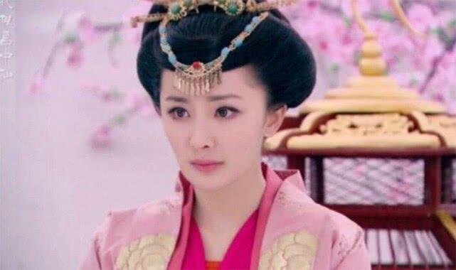图片来源:微博 图片来源:微博 杨幂又演公主啦!