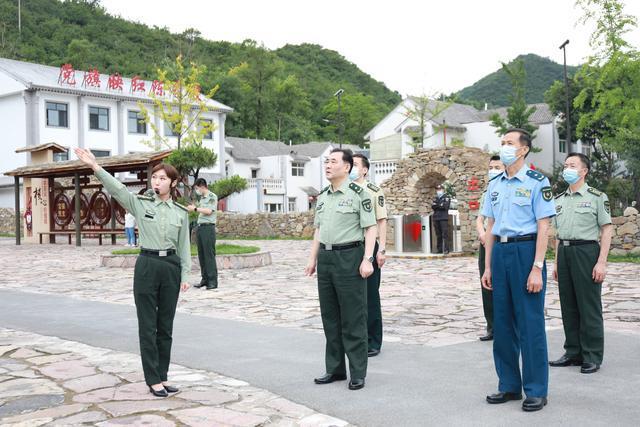 陕西省军区少将司令员赵天翔到铜川军分区检查调研