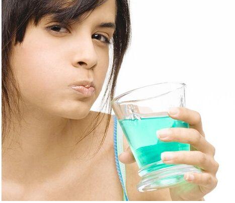 漱口水的正确使用方法?用完后要用清水漱口吗?