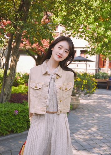 发型图片 1/6 2/6 3/6 4/6 5/6 6/6 上一组图 下一组图 袁冰妍相关