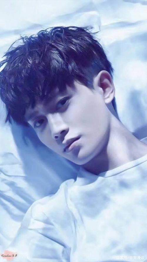 颜值担当任嘉伦照片合集写真