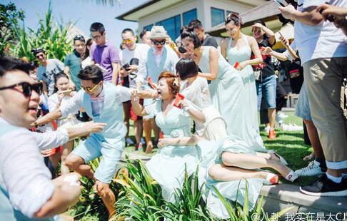 包贝尔伴娘门事件真相惊人 柳岩走光露底图片及视频曝光