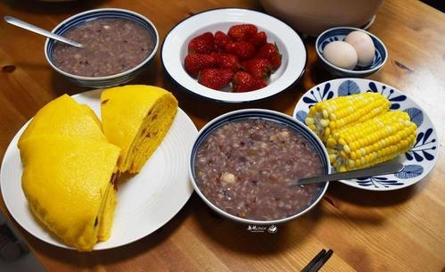 用心做了一桌家常早餐,营养全面又丰富,这样的早餐最对家人口味