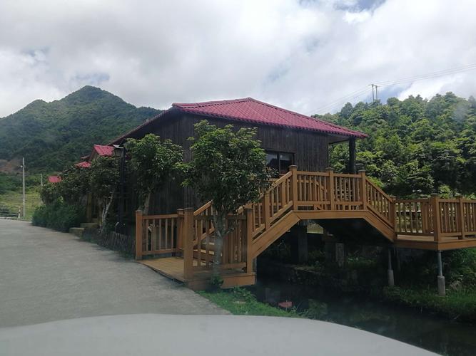距离景区2公里的度假村