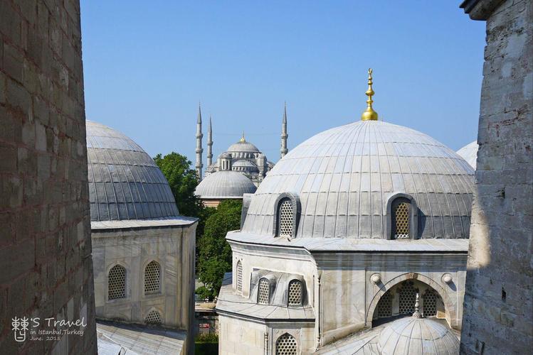 这张能清晰的看到对面的蓝色清真寺 圣索菲亚大教堂