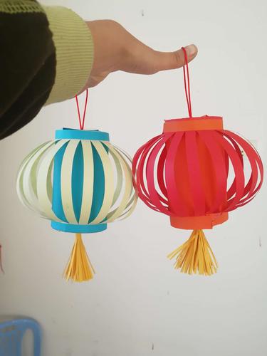 迎元旦做家长老师一起做的灯笼