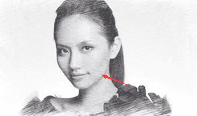 腮骨外翻即两腮比较的庞大,向外突出,也就是我们常听到的