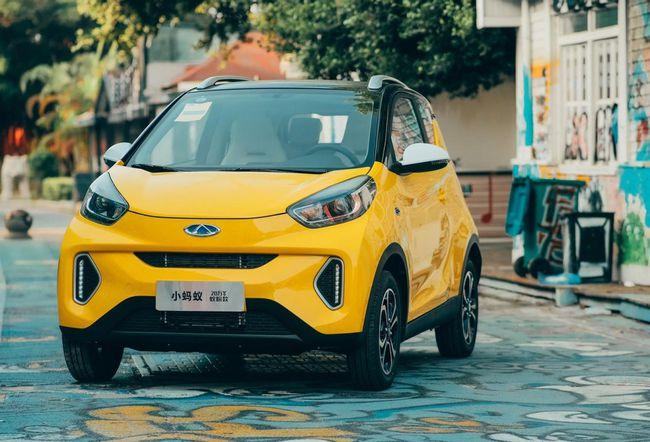 奇瑞新能源小蚂蚁虽然是微型车但是一点不廉价
