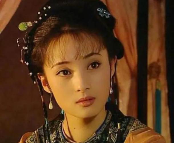 一说起曾经的古装大美人,脑海中浮现的必然是蒋勤勤,陈红这些古装惊为