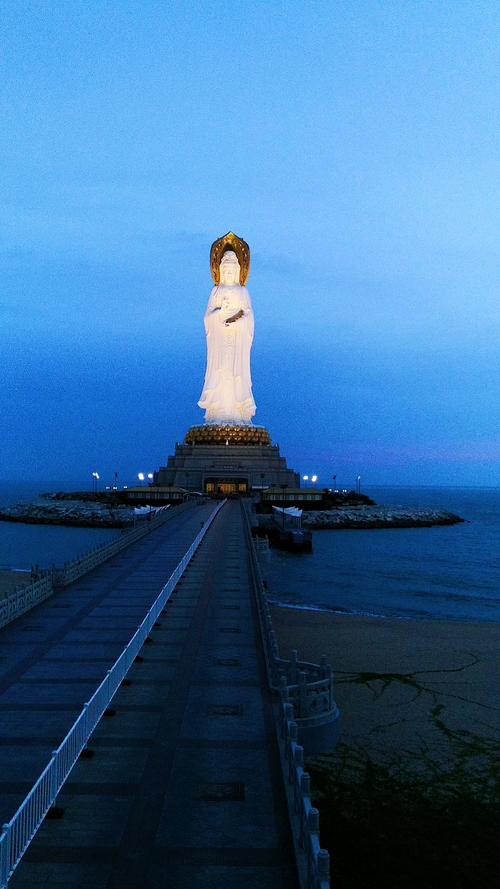 南海观音有几人见过晚上的南海观音