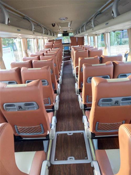 大巴车55座