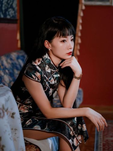 旗袍 室内 人像摄影_摄影_旗袍_心远摄影工作室自由行