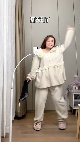 微胖穿搭160cm140斤显胸小遮副乳抹胸