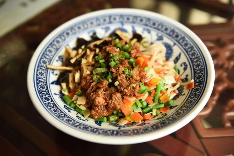 星期四: 干拌哨子面 好蔬香蕉