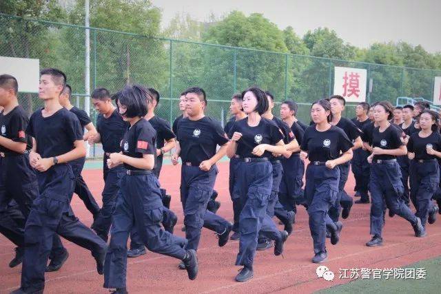 谁说警校似高中?高中生活vs警校生活