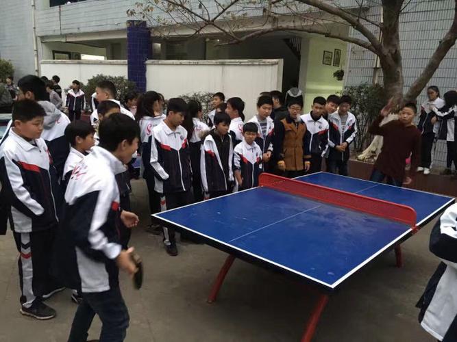 合肥光华学校中学部初一年级举办乒乓球比赛.