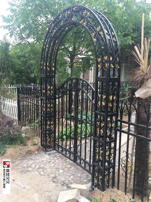 泰安龙湾别墅铁艺拱门铁艺小门