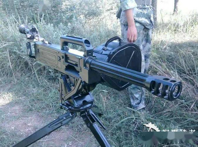 解放军榴弹则使用了35毫米口径,除了上文的11式狙击榴,并相继研发出87