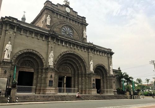 2021卡撒马尼拉博物馆游玩攻略,在闹市区月其实进到博物馆里.