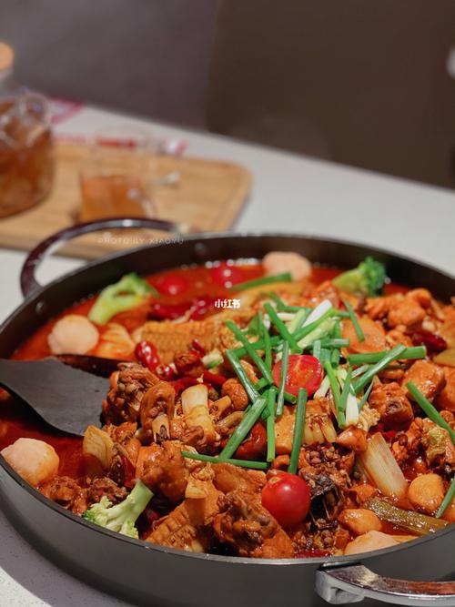 虎丫炒鸡|炒鸡届绝绝子 鲜鸡现炒才好吃_探店_玉米_土豆_小酥肉_虾丸