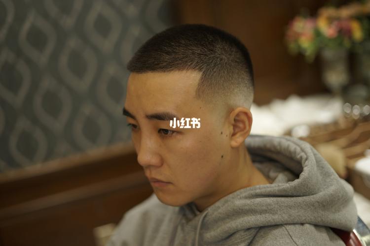 圆寸_男士发型_寸头_时尚_发型