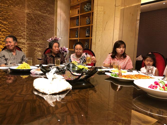 我们幸福快乐的大家庭