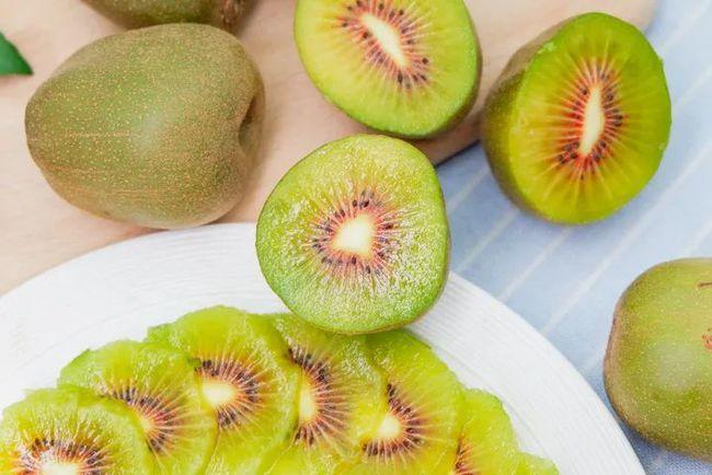 甜到心尖儿碰就出汁的红心猕猴桃你吃过吗维c满满全家都爱