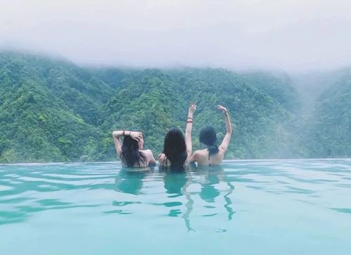 天堂温泉度假山庄位于郴州市北郊许家洞,占地80余亩,景区内原始