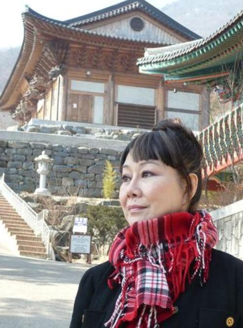 朝夕相对,男的并曾亲笔写出「黄霑爱林燕妮」这爱的宣言,并将之公布