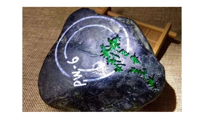 水泥皮天然绿翡翠原石价目表