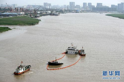 浙江宁波千吨货船沉入甬江 船上7人均获救