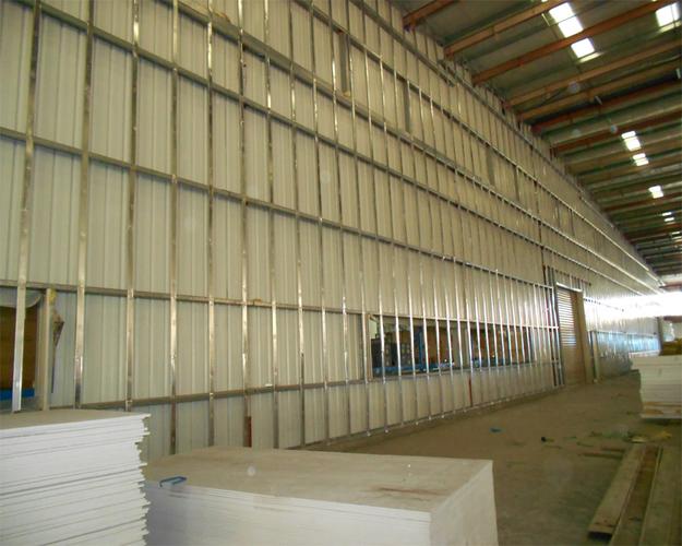 玻镁板轻钢龙骨防火板                本公司可以提供防火墙施工安装