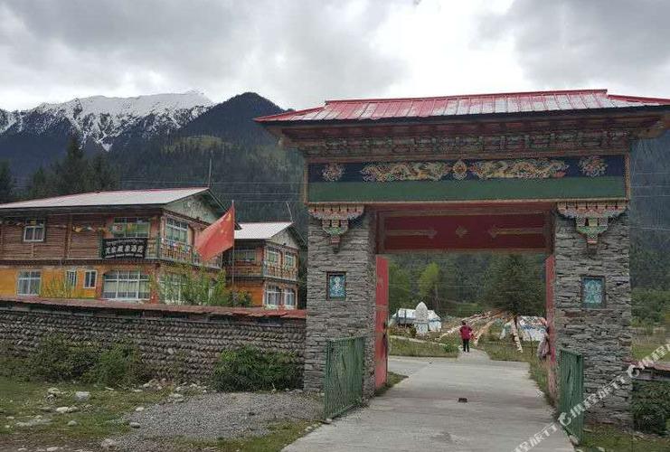 地址(位置,怎么去,怎么走):  西藏自治区林芝市波密县318国道4017号