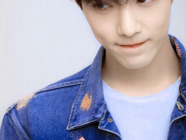 有种整容叫肖战穿牛仔衣本以为会很普通谁知帅出新高度