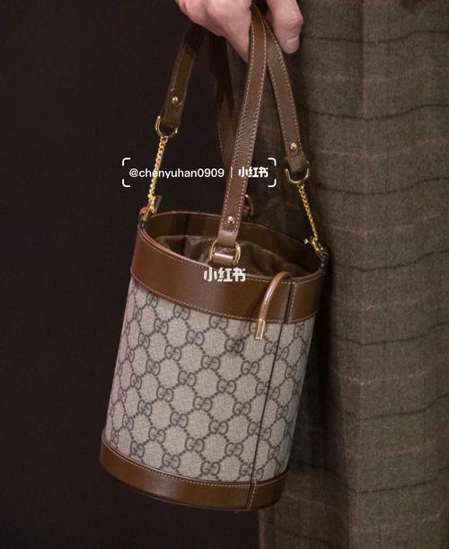 gucci 1955水桶包_水桶包_古驰怎么样_女人味_马鞍包_复古风_焦糖色